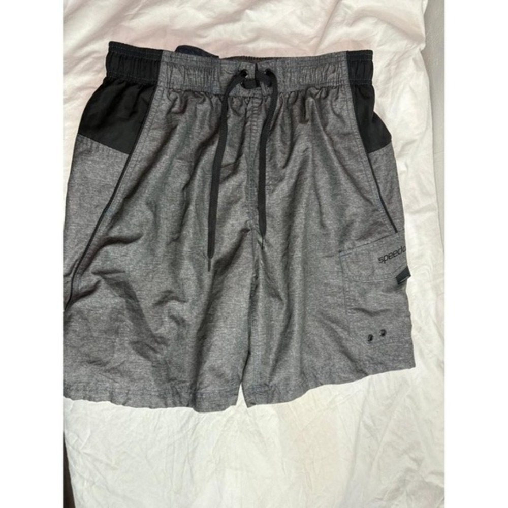 Black and grey Speedo men's swim trunks size medium - Picture 2 of 7